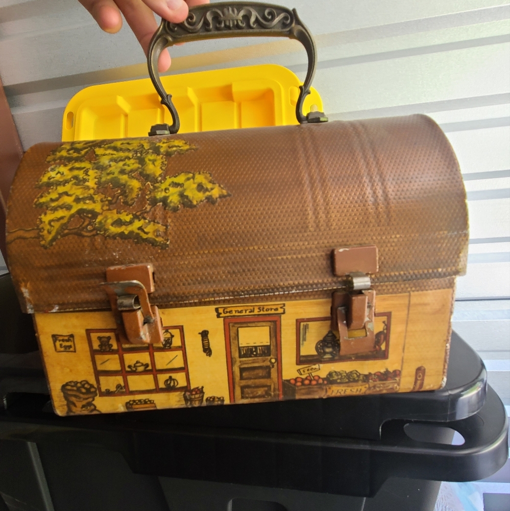 Vintage 'Lunchbox Purse' with a General Store Design